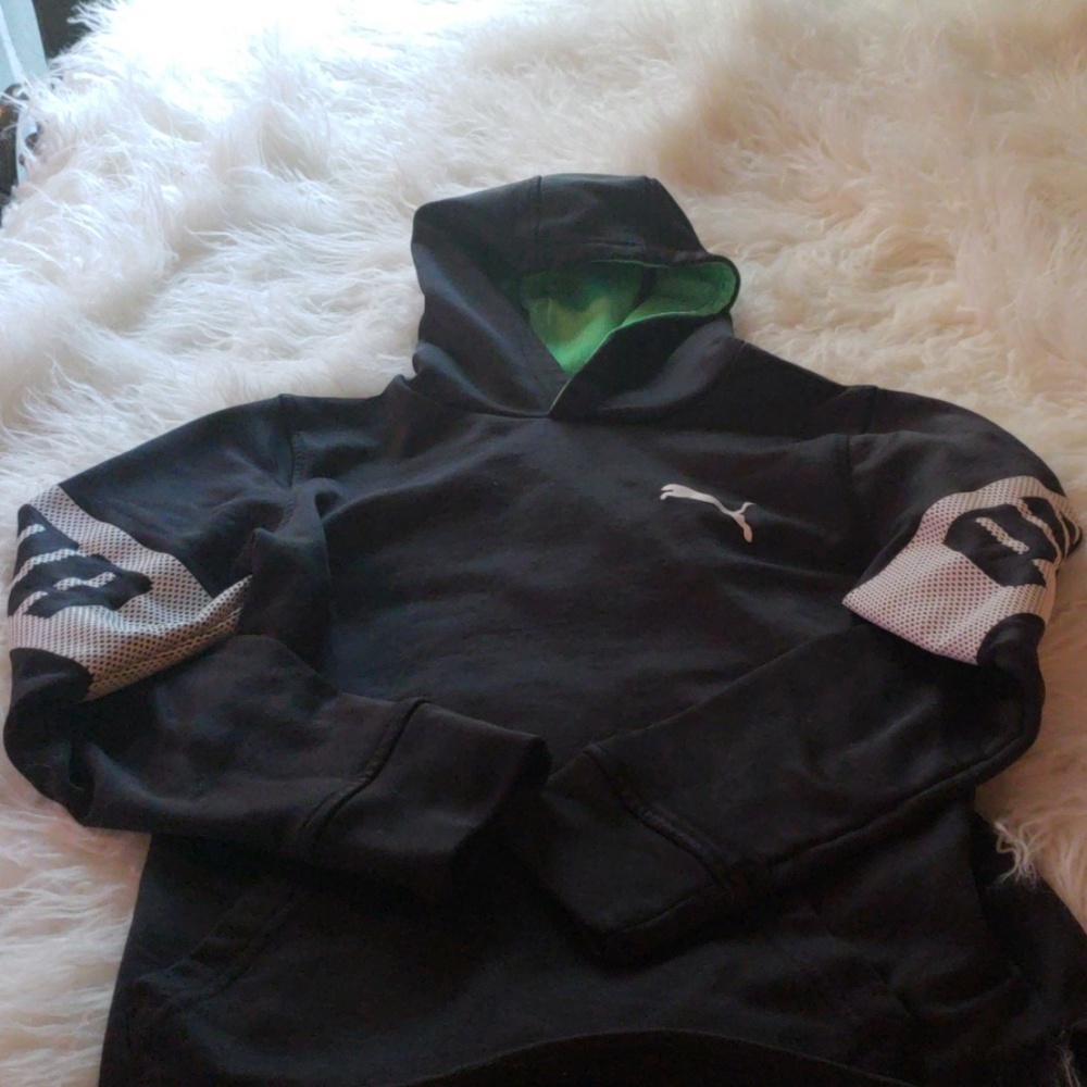 Boys medium Puma sweat shirt hoodie